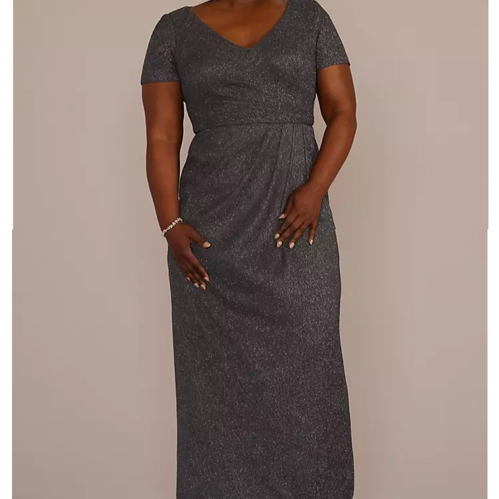 Gray V-Neck Short Sleeve Sheath Dress